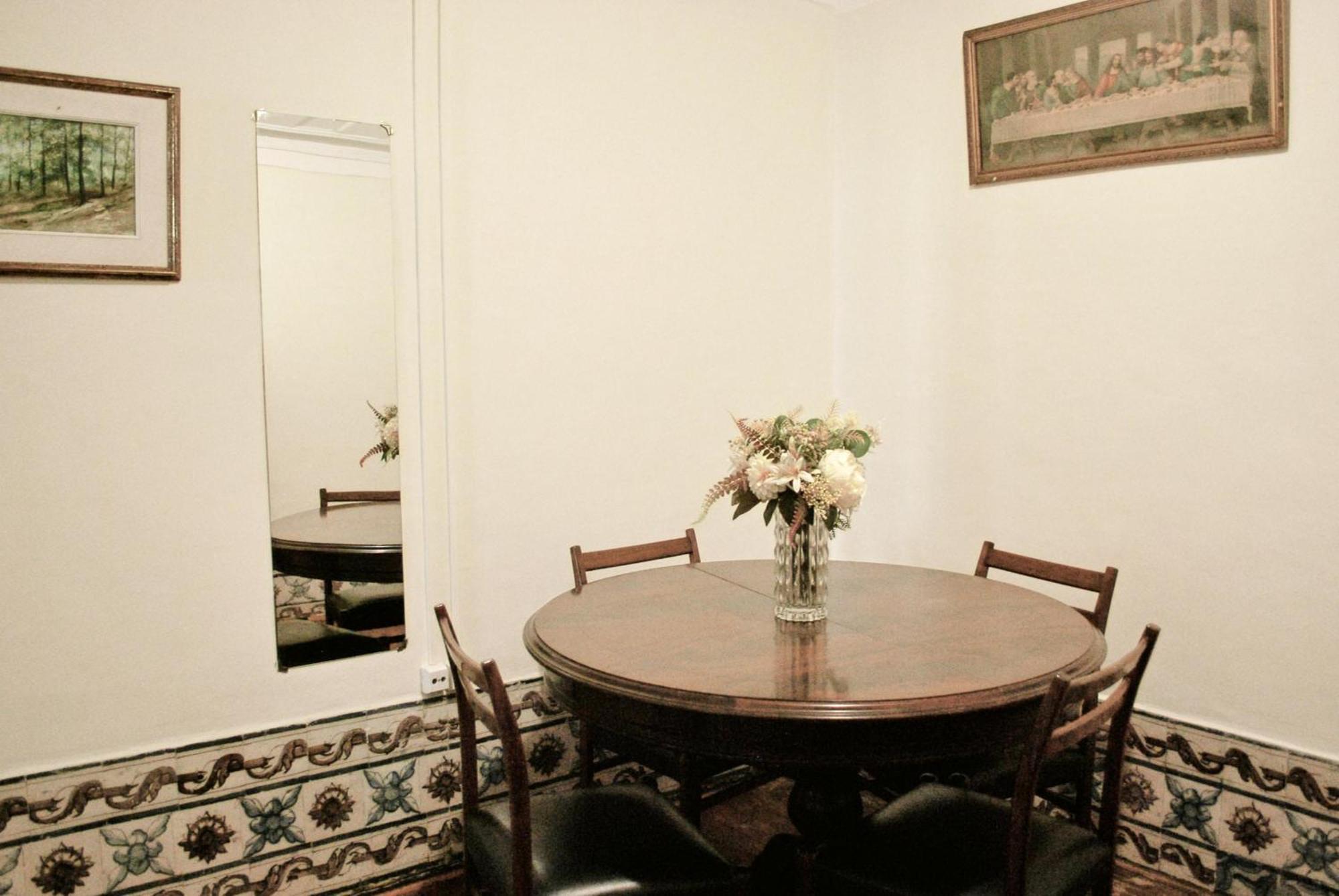 Azulejos Cais Sodre B&B