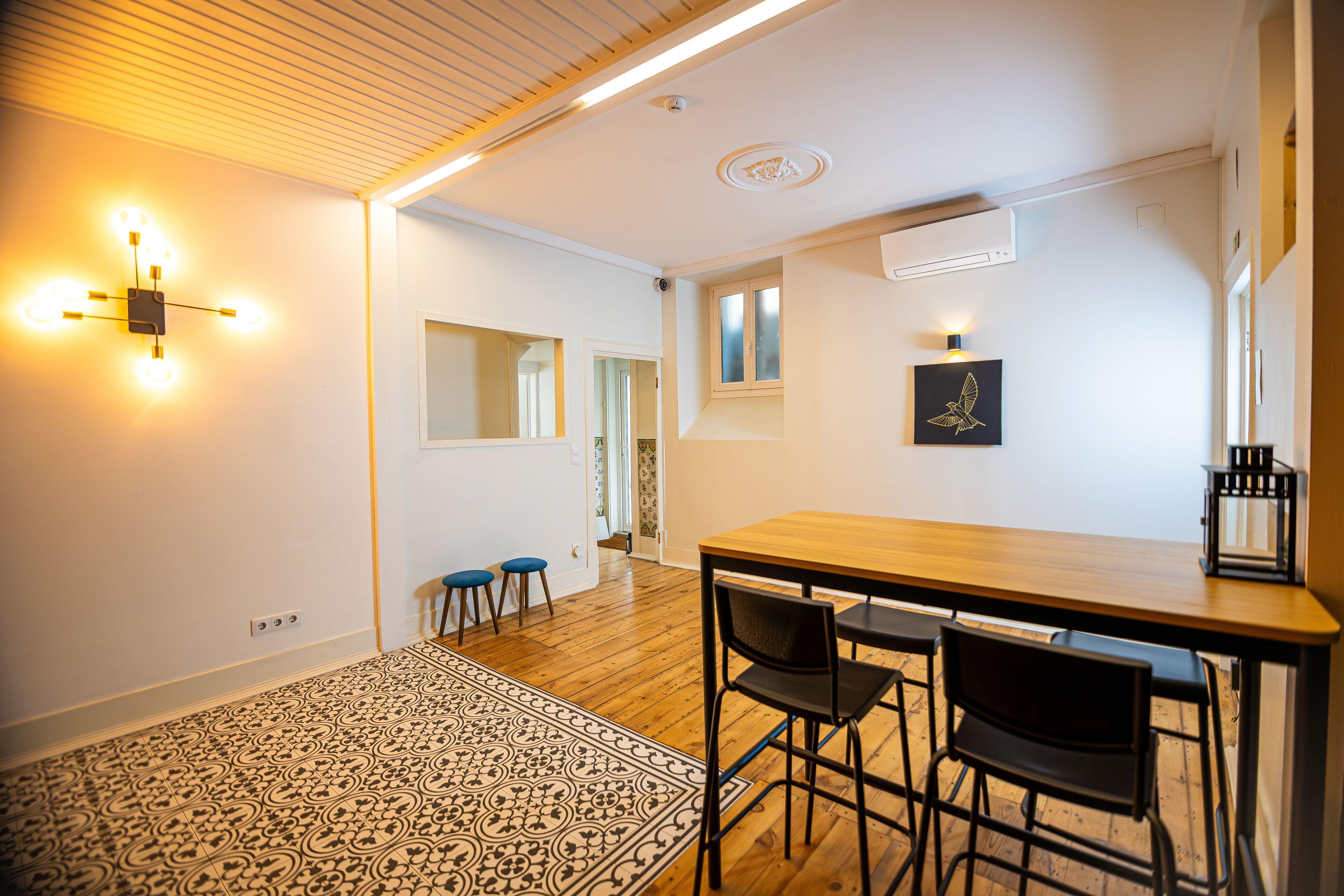 Vago Alcantara Suites