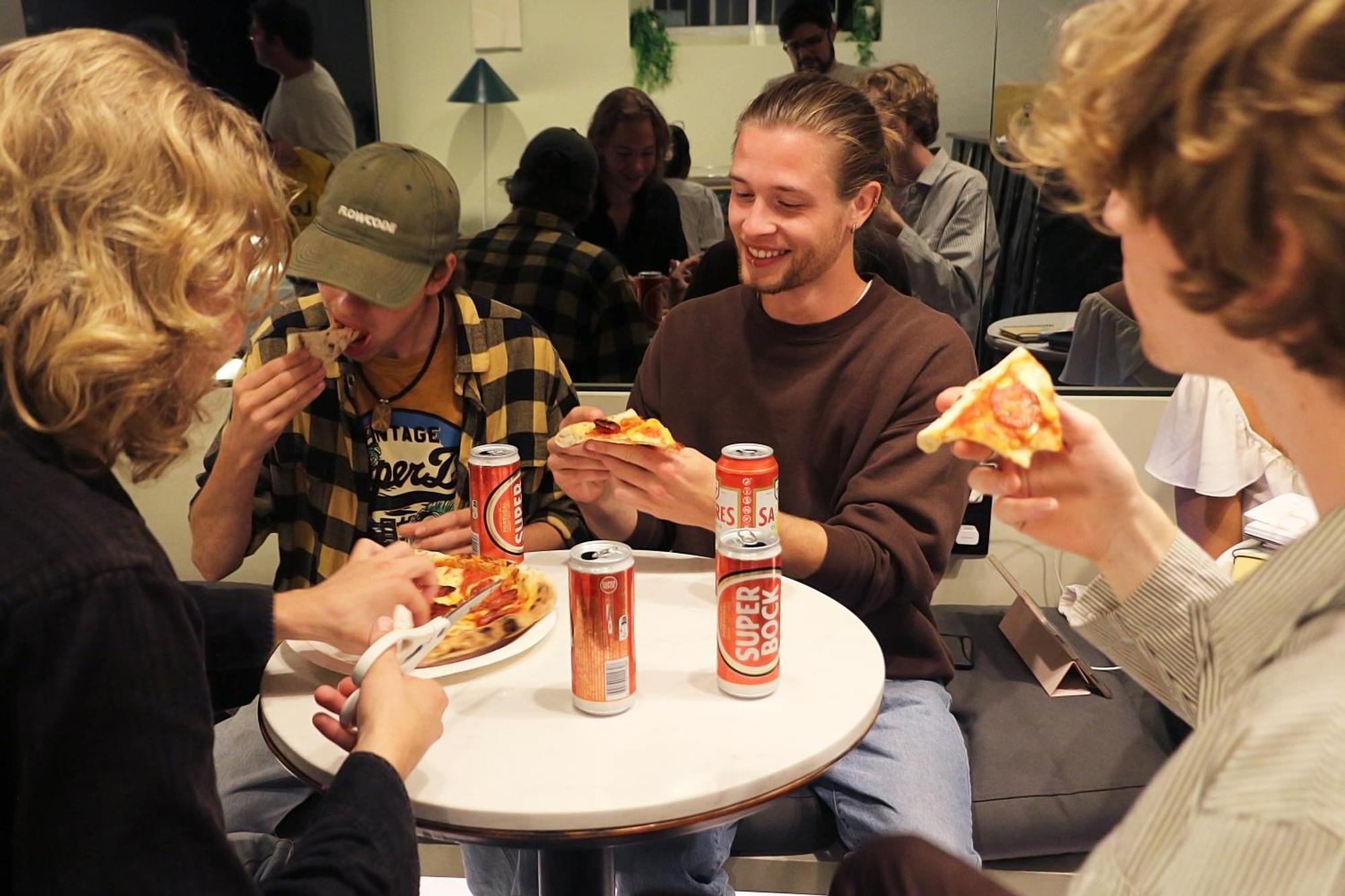 Gspot Hostels & Love Triangles Pizzeria - Lisbon